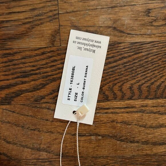 New Sim & Sam Top - Picture 3 of 5